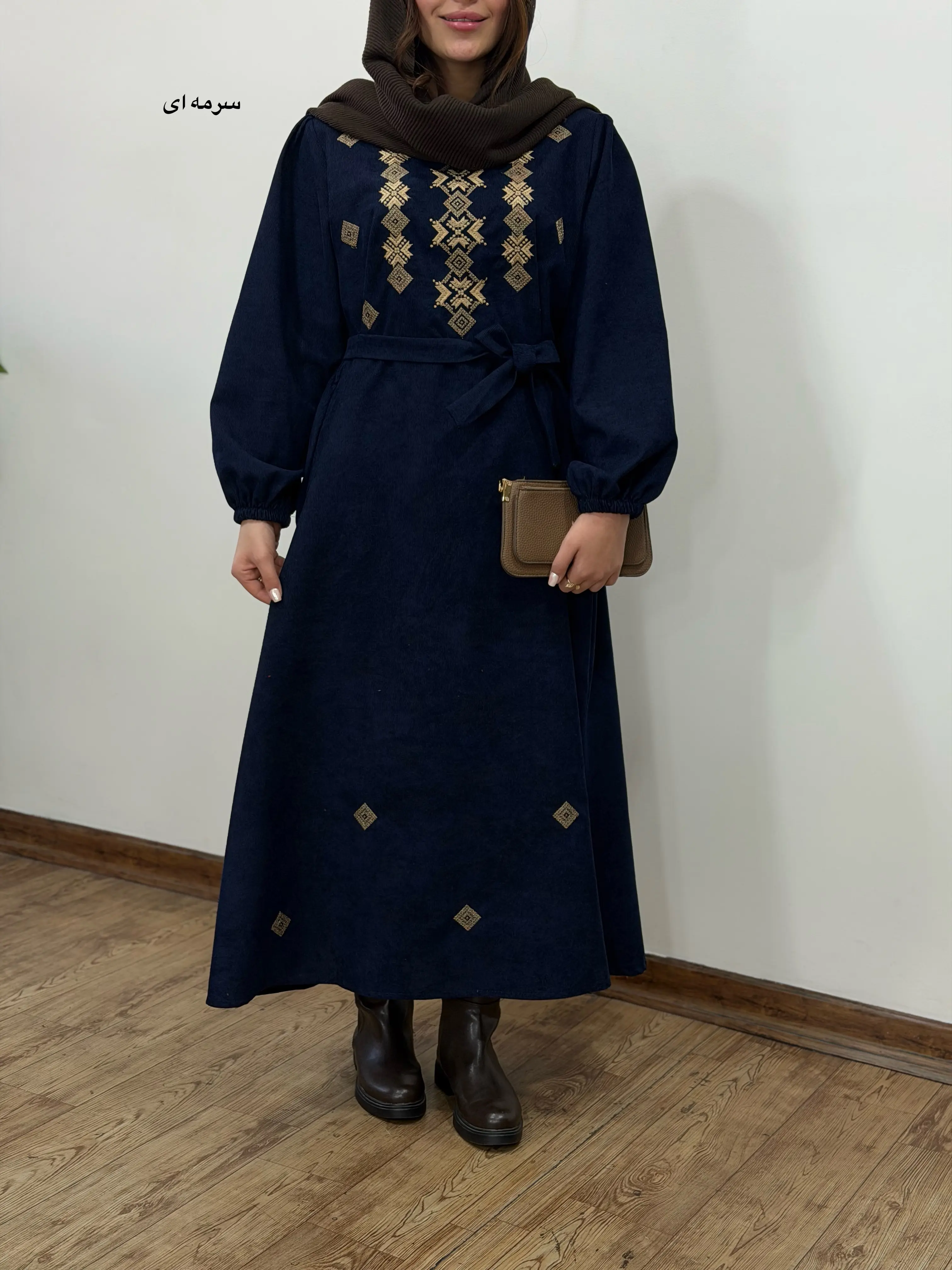 پیراهن مانتویی گلدوزی شیوا